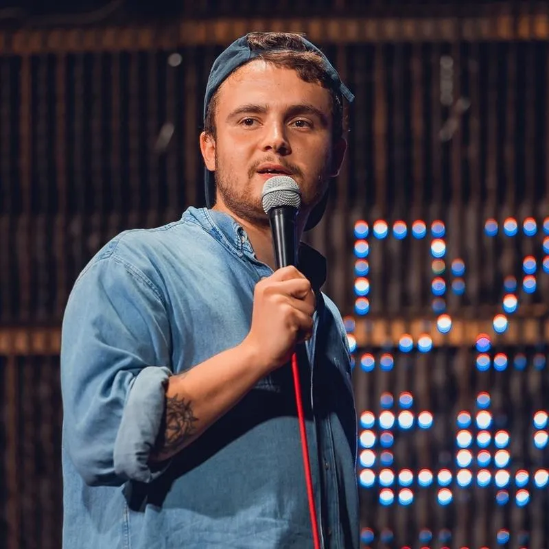 Cezary Ponttefski stand up – nie przegap nadchodzących występów i zakupu biletów na niezapomniane show
